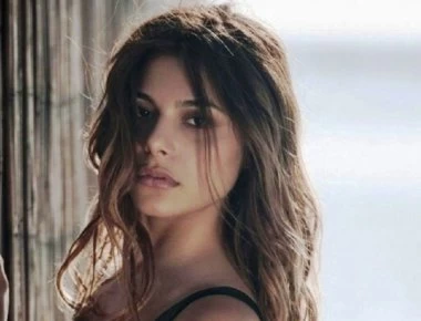 Ελευθερία Ελευθερίου: Πόζαρε topless και αναστάτωσε του followers της στο Instagram (φωτο)